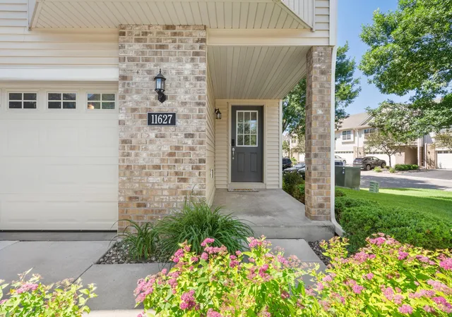 Photo 3 of Sale Pending at 11627 Prospect Curv, Saint Paul, MN 55129 | MLS# 7093200 | Listing updated on 2026-08-26