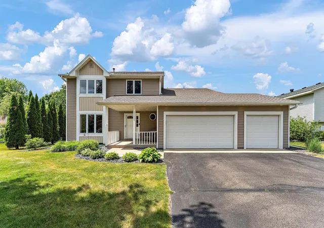 Homes for sale in Apple Valley, MN | 15659 Highview Ln, Apple Valley, MN 55124 | MLS# 7093210