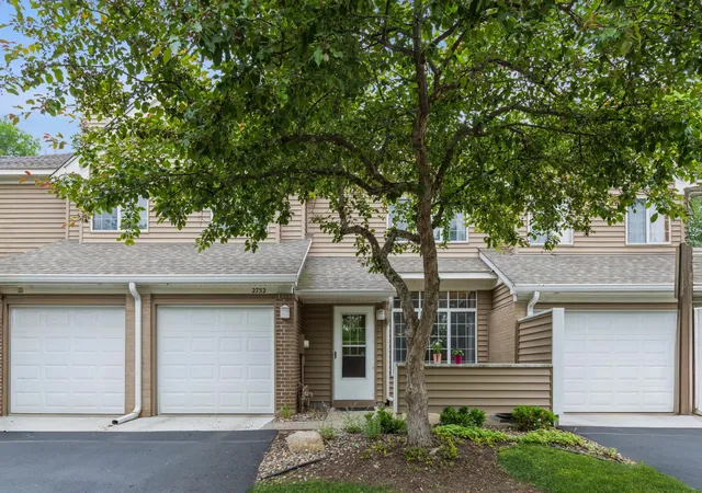 Homes for sale in Minnetonka, MN | 2752 Autumnwood Ln, Minnetonka, MN 55305 | MLS# 7093239