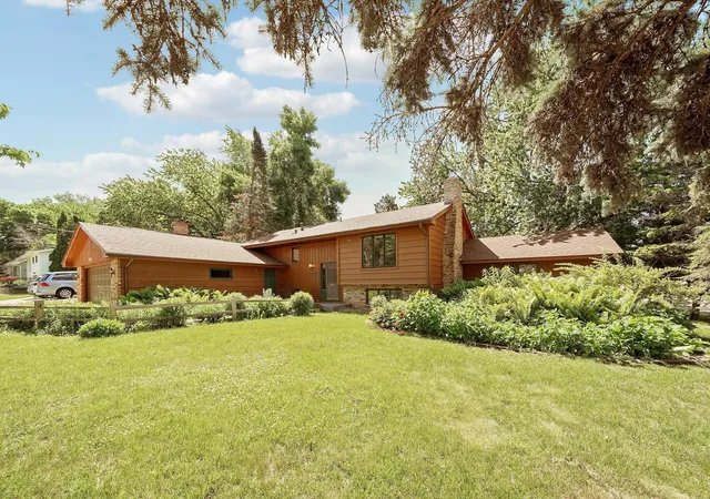 2nd image of 9325 31st Ave N, New Hope, MN 55427 | MLS# 7093258