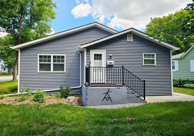 Homes for sale in Montevideo, MN | 924 N 6th St, Montevideo, MN 56265 | MLS# 7093285