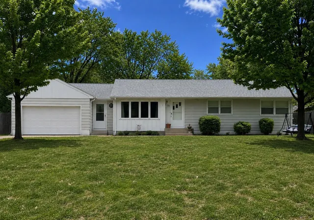 Homes for sale in Mounds View, MN | 5120 Irondale Rd, Mounds View, MN 55112 | MLS# 7093292