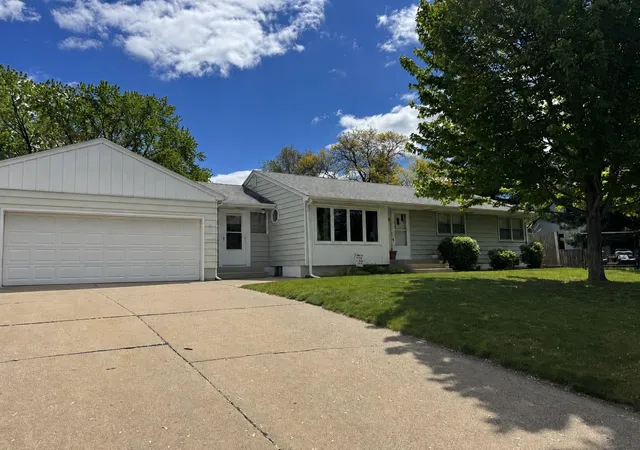 Homes for sale in Mounds View, MN | 5120 Irondale Rd, Mounds View, MN 55112 | MLS# 7093292