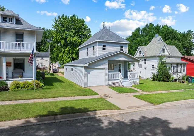 Photo 3 of Single family home for sale at 204 1st Street, Russell, MN 56169 | MLS# 7093313 | Listing updated on 2026-07-28