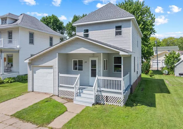 Photo 3 of Single family home for sale at 204 1st Street, Russell, MN 56169 | MLS# 7093313 | Listing updated on 2026-07-28