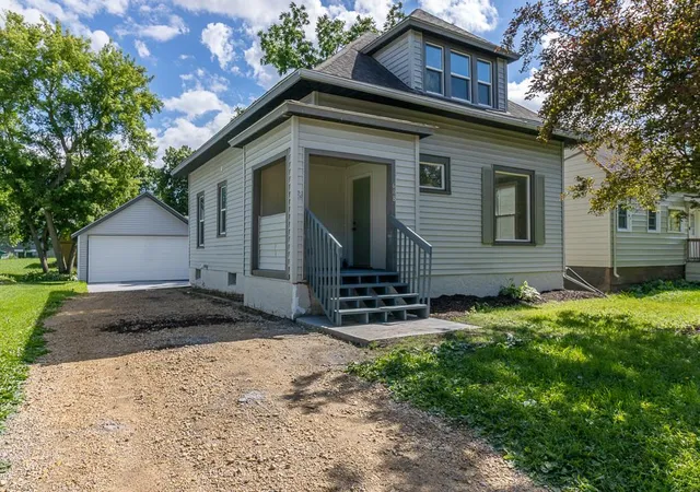 Homes for sale in Waseca, MN | 608 7th Ave Se, Waseca, MN 56093 | MLS# 7093322