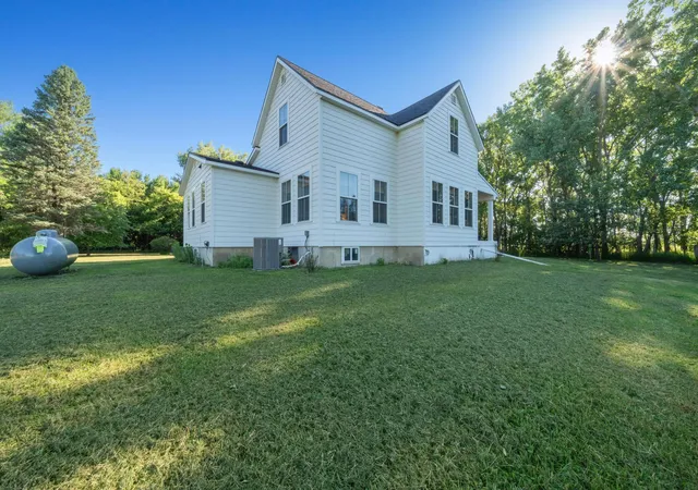 3rd image of 28555 810Th Ave, Graceville, MN 56240 | MLS# 7093327