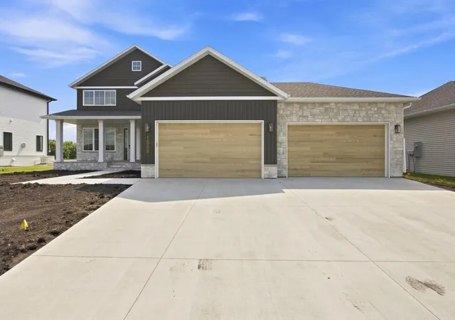 Photo 3 of Single family home for sale at 1558 75th Avenue S, Fargo, ND 58104 | MLS# 7093334 | Listing updated on 2026-10-07
