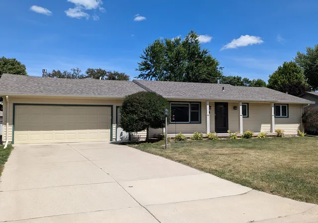 Photo 1 of Single family home for sale at 1111 Skylark Ln, Albert Lea, MN 56007 | MLS# 7093343 | Listing updated on 2026-10-05