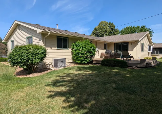 Homes for sale in Albert Lea, MN | 1111 Skylark Ln, Albert Lea, MN 56007 | MLS# 7093343