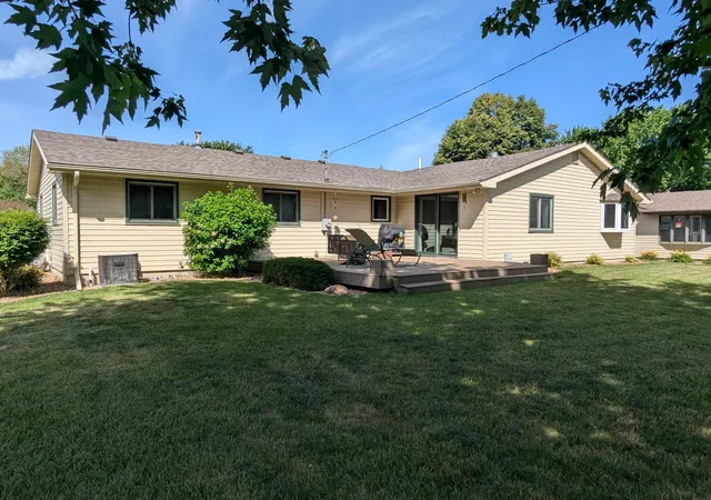 Homes for sale in Albert Lea, MN | 1111 Skylark Ln, Albert Lea, MN 56007 | MLS# 7093343