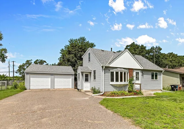 2nd image of 6110 Starlite Blvd Ne, Fridley, MN 55432 | MLS# 7093359