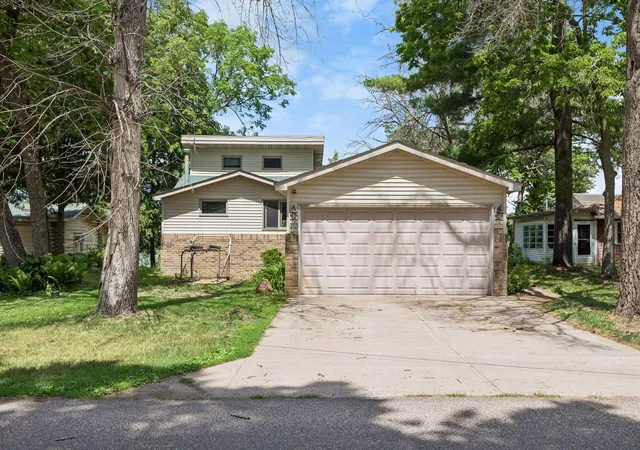 Photo 3 of Single family home for sale at 22702 E Martin Lake Dr NE, Stacy, MN 55079 | MLS# 7093381 | Listing updated on 2026-09-24