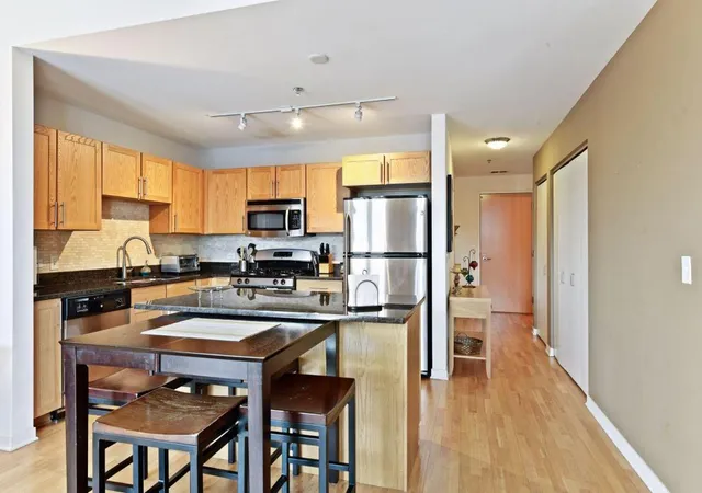 4th image of 929 Portland Ave S #1203, Minneapolis, MN 55404 | MLS# 7093385