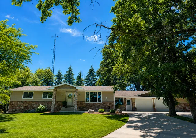 Homes for sale in Blooming Prairie, MN | 5121 Hwy 30 E, Blooming Prairie, MN 55917 | MLS# 7093392