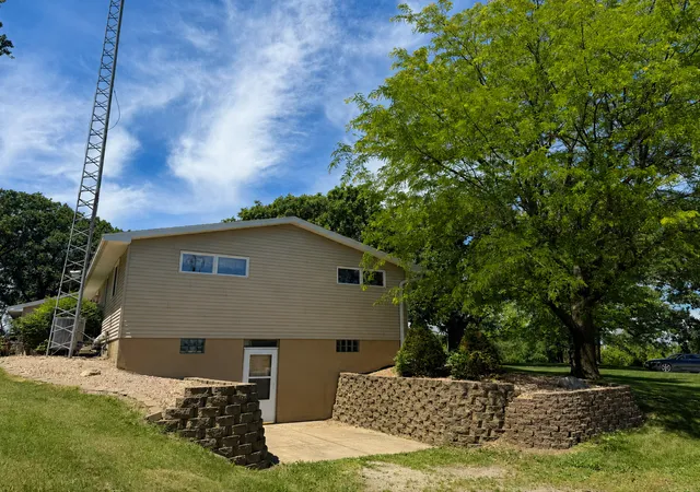 Homes for sale in Blooming Prairie, MN | 5121 Hwy 30 E, Blooming Prairie, MN 55917 | MLS# 7093392