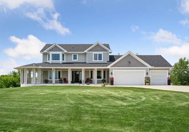 Photo 4 of Single family home for sale at 10205 Heather Ln, Rogers, MN 55374 | MLS# 7093395 | Listing updated on 2026-09-04
