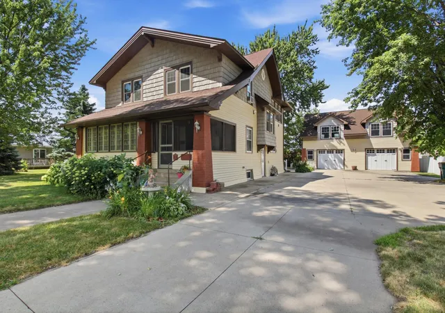1st image of 611 N Marshall Ave, Litchfield, MN 55355 | MLS# 7093403