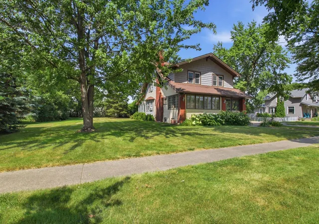 3rd image of 611 N Marshall Ave, Litchfield, MN 55355 | MLS# 7093403