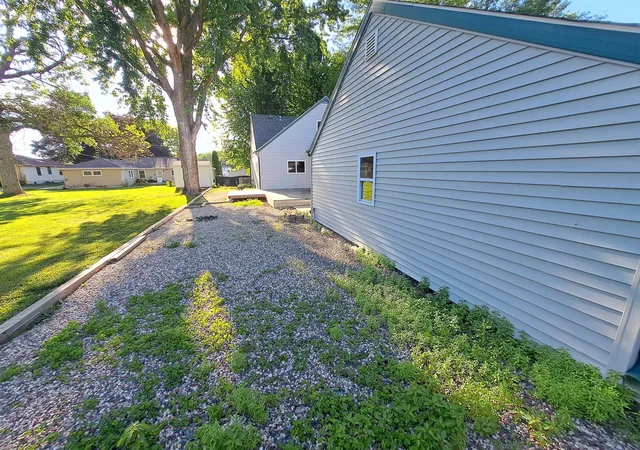 Photo 3 of Single family home for sale at 705 Glenview Dr, Albert Lea, MN 56007 | MLS# 7093408 | Listing updated on 2026-09-25