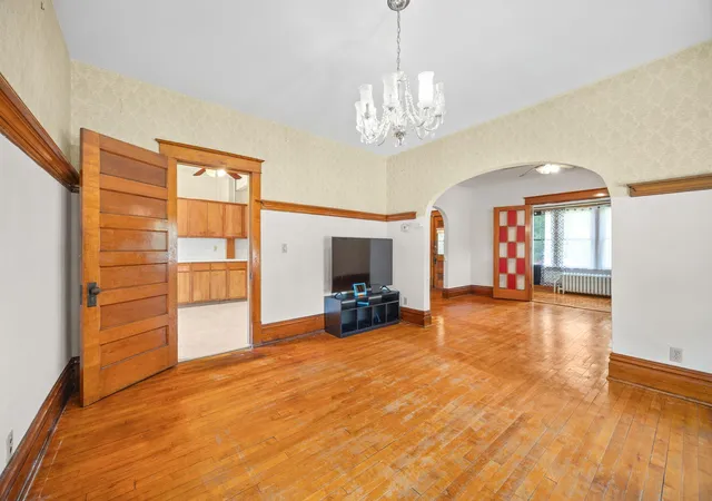 Photo 4 of Single family home for sale at 898 Western Ave N, Saint Paul, MN 55117 | MLS# 7093417 | Listing updated on 2026-06-17
