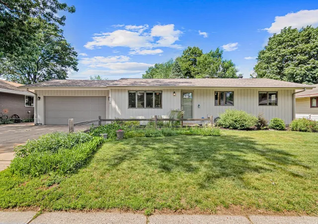 Homes for sale in New Brighton, MN | 3120 Mississippi St, New Brighton, MN 55112 | MLS# 7093430