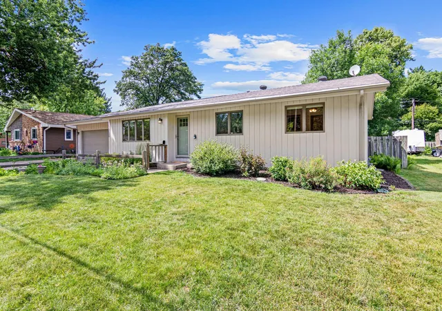 Homes for sale in New Brighton, MN | 3120 Mississippi St, New Brighton, MN 55112 | MLS# 7093430