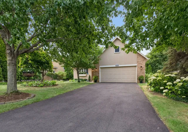 Photo 1 of Sale Pending at 10441 Lee Dr, Eden Prairie, MN 55347 | MLS# 7093437 | Listing updated on 2026-09-06