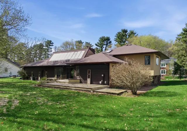 Homes for sale in Menomonie, WI | 2932 N Plum Tree Cir, Menomonie, WI 54751 | MLS# 7093444