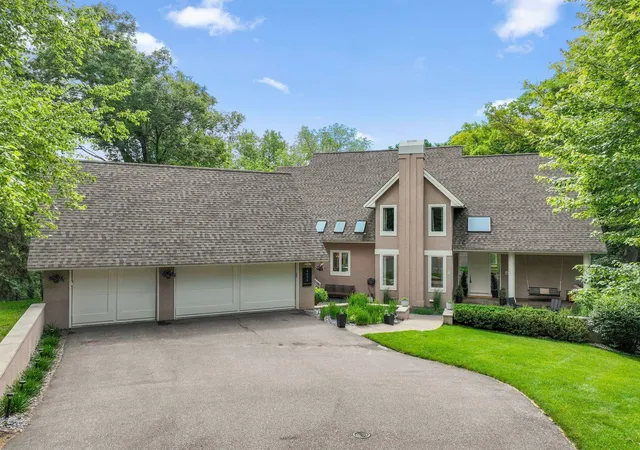 Homes for sale in Minnetonka, MN | 5429 Vining Point Rd, Minnetonka, MN 55345 | MLS# 7093458