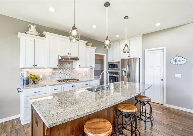 4th image of 3547 Cove Point Cir Nw, Prior Lake, MN 55372 | MLS# 7093483