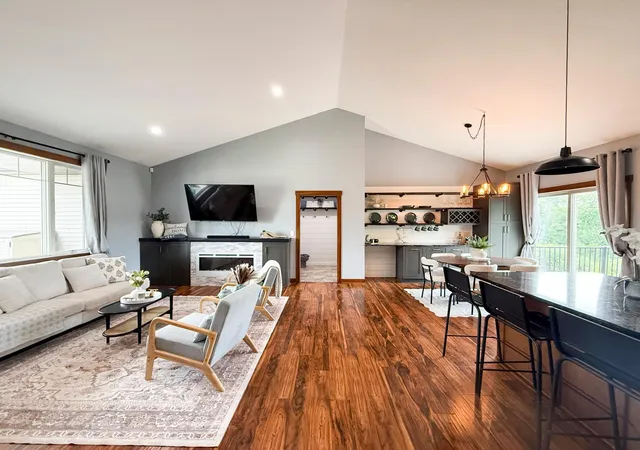 2nd image of 3927 Stone Point Dr Ne, Rochester, MN 55906 | MLS# 7093507