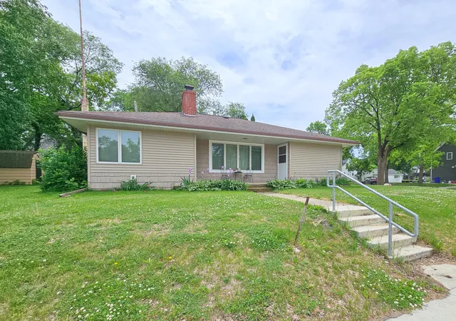 Homes for sale in Clarkfield, MN | 621 10th Ave, Clarkfield, MN 56223 | MLS# 7093517