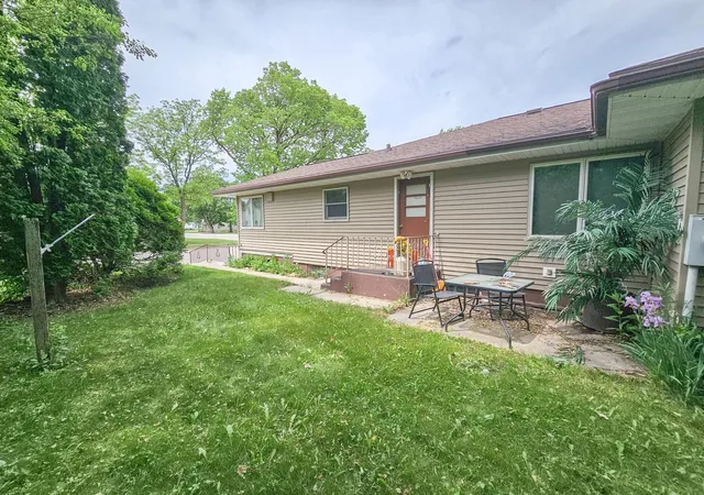 Homes for sale in Clarkfield, MN | 621 10Th Ave, Clarkfield, MN 56223 | MLS# 7093517