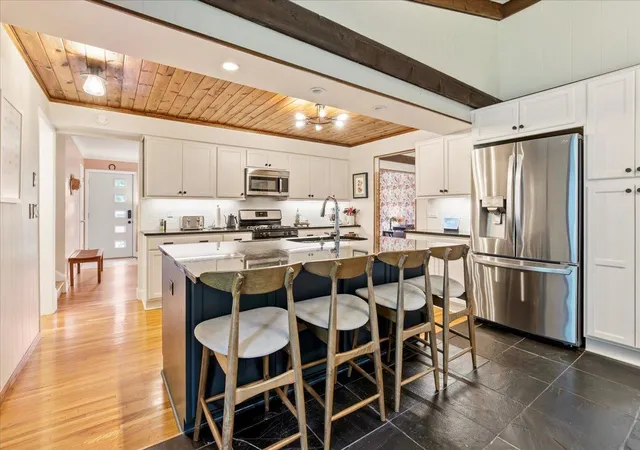 3rd image of 8435 Wesley Dr, Golden Valley, MN 55427 | MLS# 7093538