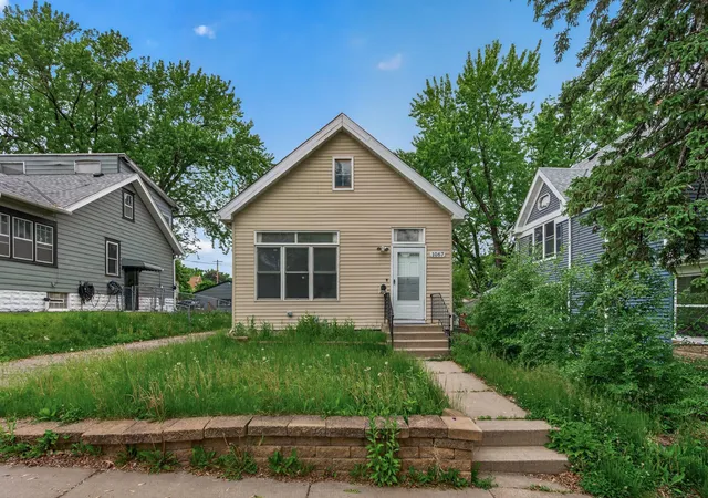Photo 1 of Single family home for sale at 1067 Wilson Ave, Saint Paul, MN 55106 | MLS# 7093546 | Listing updated on 2026-07-24