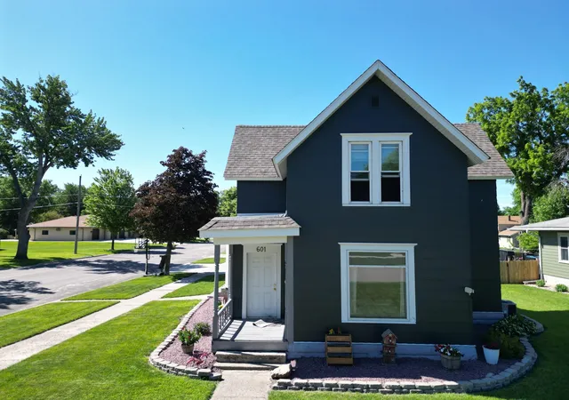 Homes for sale in Olivia, MN | 601 E Depue Ave, Olivia, MN 56277 | MLS# 7093570