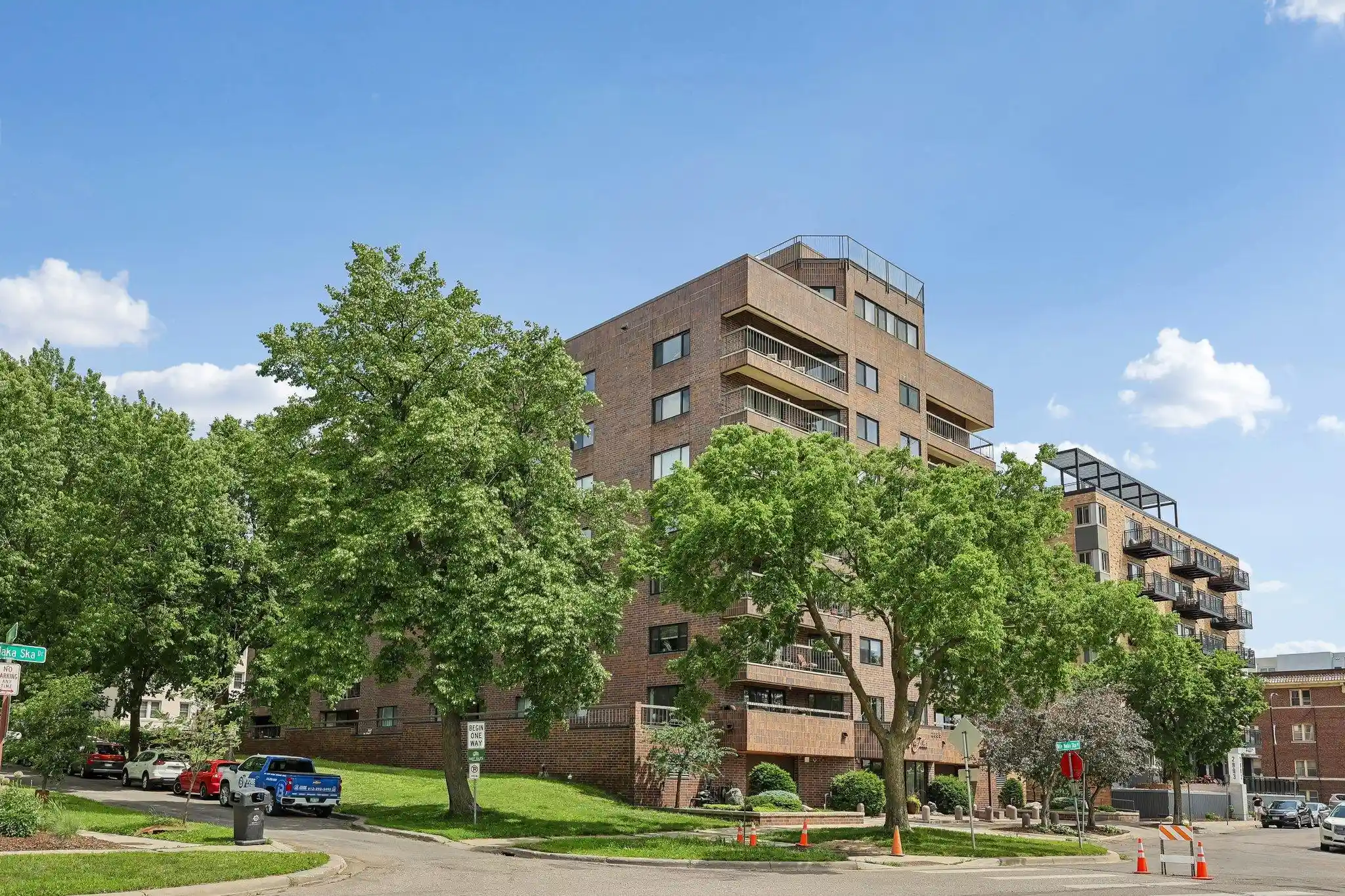 Listing Photo 1 - Condo for sale in 2885 Knox Ave S located at 2885 Knox Ave S, Minneapolis, MN 55408 - Unit #707