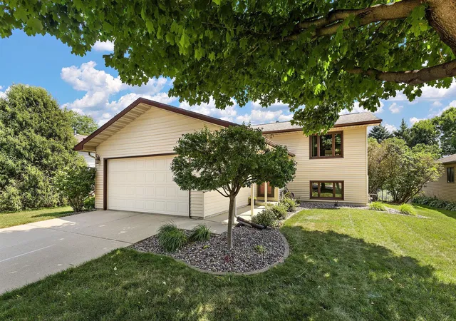 Photo 1 of Sale Pending at 5612 Clearwater Rd Nw, Rochester, MN 55901 | MLS# 7093588 | Listing updated on 2026-08-26