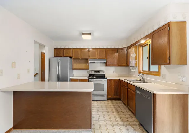 Photo 3 of Sale Pending at 5612 Clearwater Rd Nw, Rochester, MN 55901 | MLS# 7093588 | Listing updated on 2026-08-26