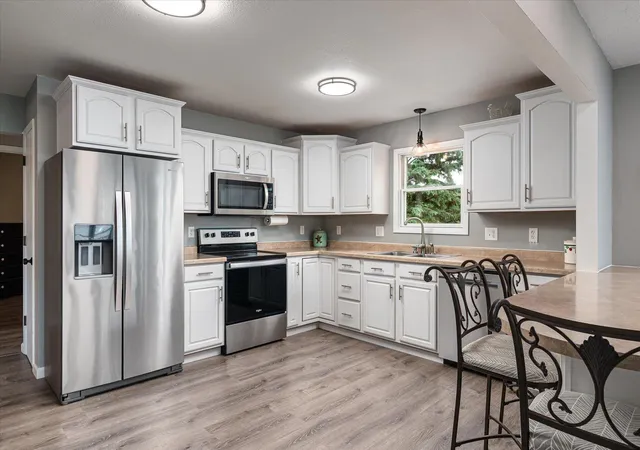 2nd image of 731 N 4th St, La Crescent, MN 55947 | MLS# 7093589