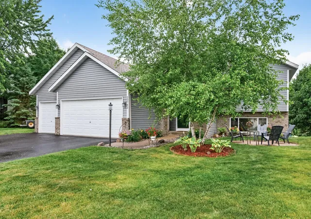 Homes for sale in Forest Lake, MN | 20742 Grafton Ave N, Forest Lake, MN 55025 | MLS# 7093596