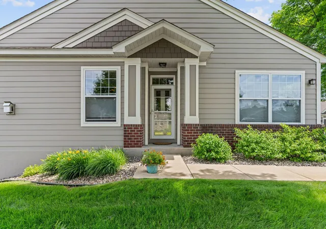 Homes for sale in Victoria, MN | 1004 Victoria Greens Blvd, Victoria, MN 55386 | MLS# 7093676