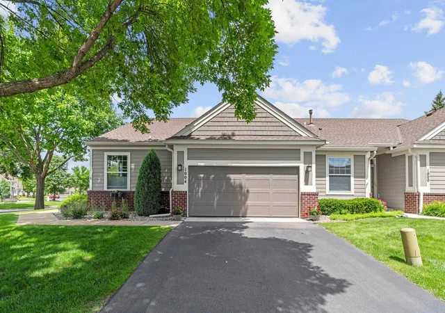 Homes for sale in Victoria, MN | 1004 Victoria Greens Blvd, Victoria, MN 55386 | MLS# 7093676