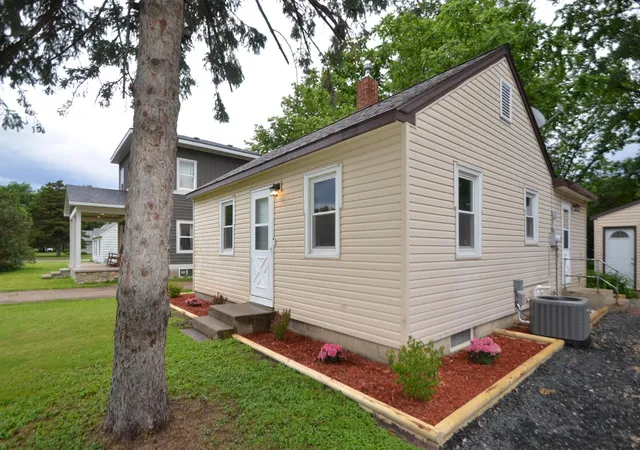 1st image of 318 N Austin Ave, Litchfield, MN 55355 | MLS# 7093689