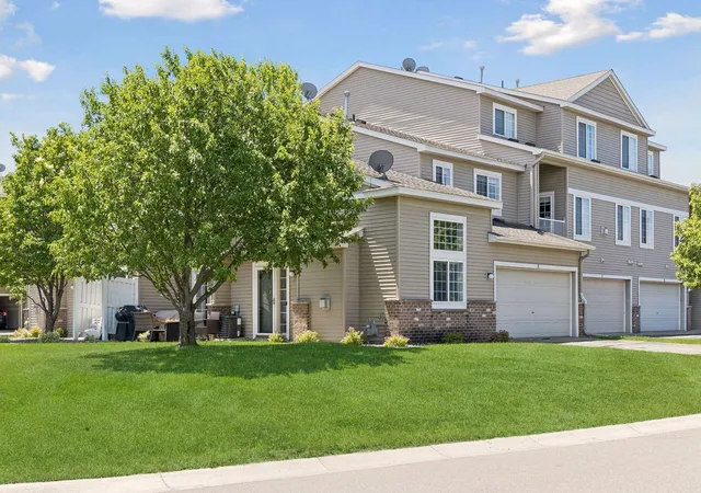 Homes for sale in Plymouth, MN | 5035 Garland Ln N #5035E, Plymouth, MN 55446 | MLS# 7093705