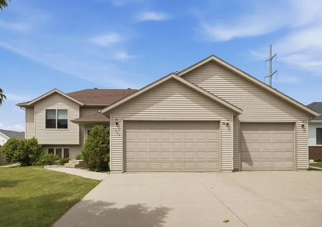 Homes for sale in West Fargo, ND | 1534 Woodridge Ln, West Fargo, ND 58078 | MLS# 7093712