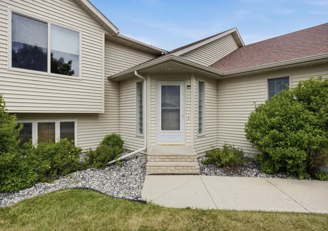 Homes for sale in West Fargo, ND | 1534 Woodridge Ln, West Fargo, ND 58078 | MLS# 7093712