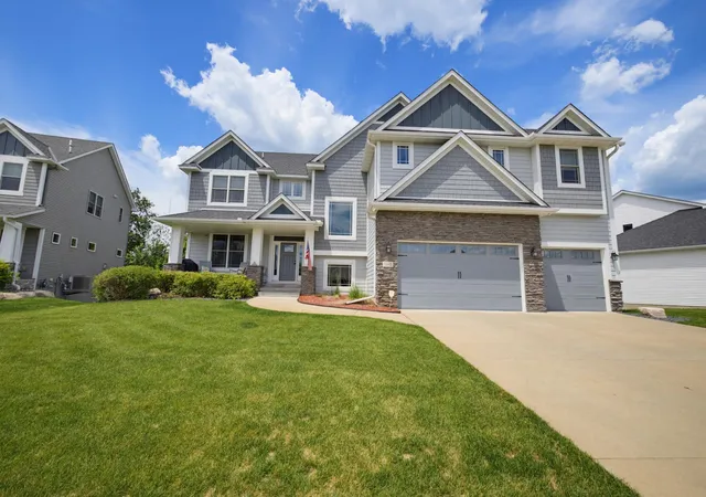 2nd image of 6445 Black Berry Ct, Circle Pines, MN 55014 | MLS# 7093715