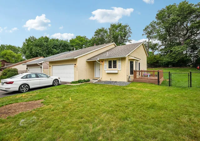 Homes for sale in Shoreview, MN | 5595 Albert St, Shoreview, MN 55126 | MLS# 7093762